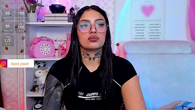 Snapshot of Hinataw33d01 chatting on February 26, 1:00 am Hinataw33d01 online show from February 26, 1:00 am