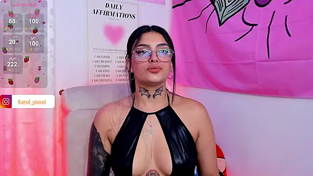 Snapshot of Hinataw33d01 chatting on March 8, 11:39 pm Hinataw33d01 online show from March 8, 11:39 pm