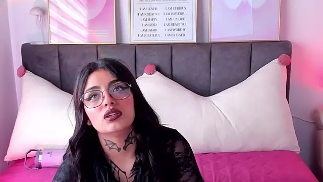 Hinataw33d01 online show from February 9, 2:21 pm