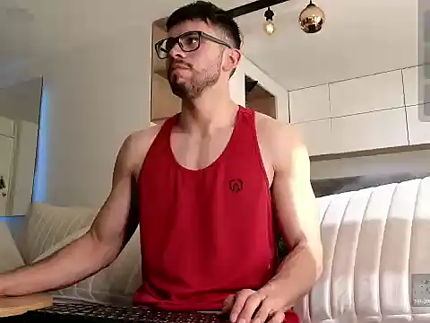 Phantom Bigger1 online show from December 15, 1:26 pm