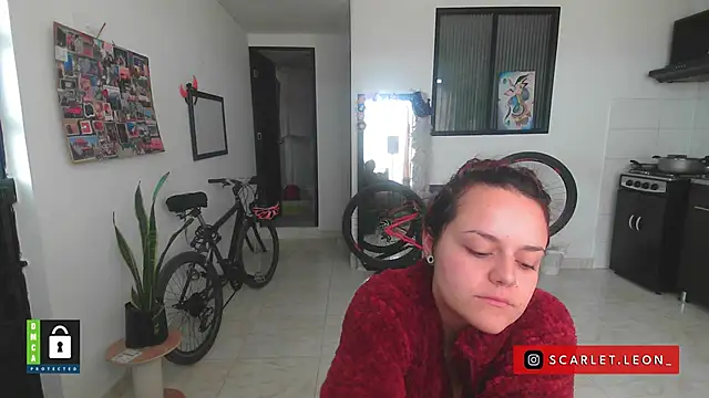 Snapshot of Scarletleon77 chatting on September 30, 3:50 pm Scarletleon77 online show from September 30, 3:50 pm