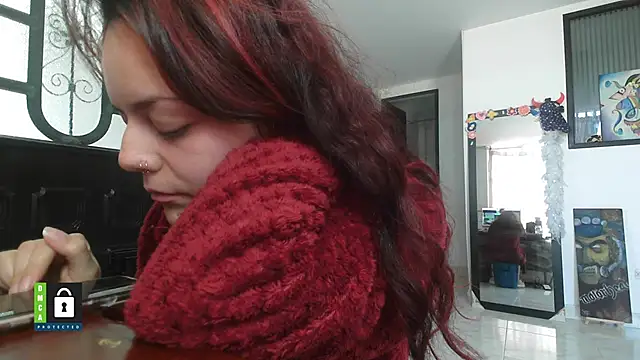 Snapshot of Scarletleon77 chatting on October 23, 1:32 pm Scarletleon77 online show from October 23, 1:32 pm