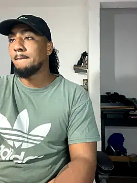 Snapshot of yosoy_enzo2020 chatting on October 15, 3:17 am yosoy enzo2020 online show from October 15, 3:17 am