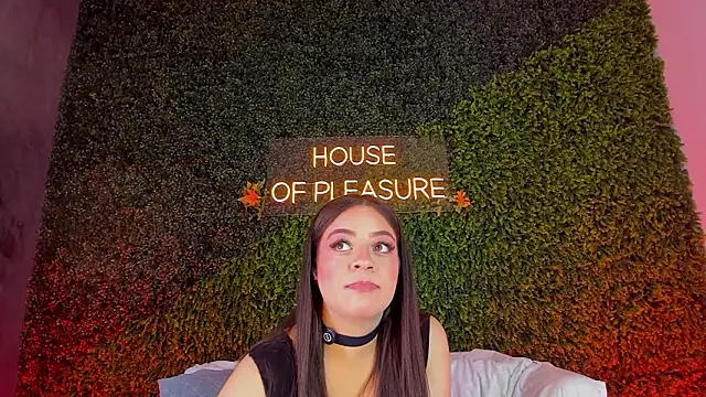 Snapshot of sarah-bonneth chatting on March 3, 11:38 am sarah-bonneth online show from March 3, 11:38 am