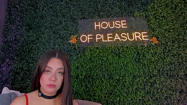 Snapshot of sarah-bonneth chatting on March 12, 11:38 am sarah-bonneth online show from March 12, 11:38 am