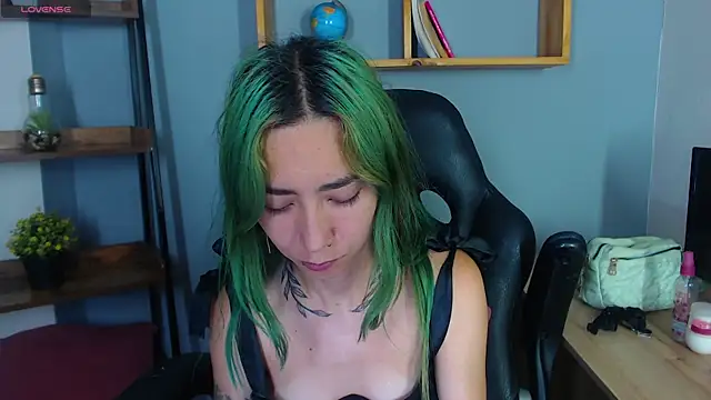 Snapshot of Erika_Stevens chatting on September 21, 12:01 am Erika Stevens online show from September 21, 12:01 am