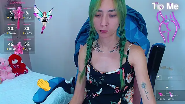 Snapshot of Erika_Stevens chatting on October 14, 11:49 pm Erika Stevens online show from October 14, 11:49 pm