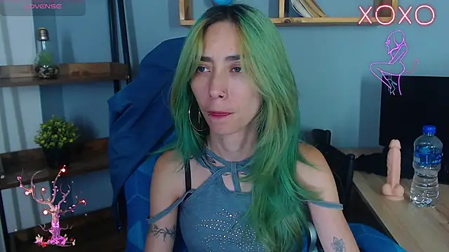 Snapshot of Erika_Stevens chatting on October 22, 12:11 am Erika Stevens online show from October 22, 12:11 am