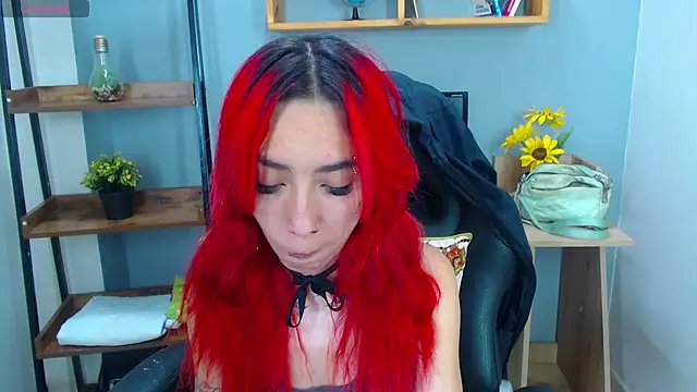 Snapshot of Erika_Stevens chatting on April 7, 3:23 pm Erika Stevens online show from April 7, 3:23 pm