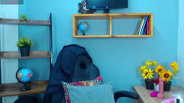 Erika Stevens online show from May 14, 2:24 pm