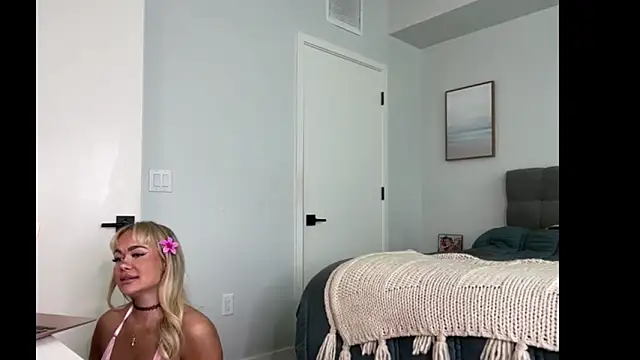 ElenaErickson online show from May 4, 8:38 pm