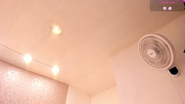 Snapshot of Emilyboobss chatting on January 4, 3:40 am Emilyboobss online show from January 4, 3:40 am