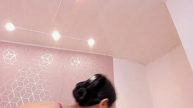 Snapshot of Emilyboobss chatting on January 16, 9:48 am Emilyboobss online show from January 16, 9:48 am