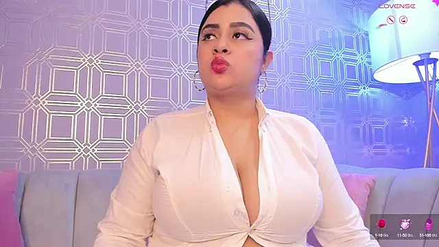 Snapshot of Emilyboobss chatting on March 13, 8:59 am Emilyboobss online show from March 13, 8:59 am