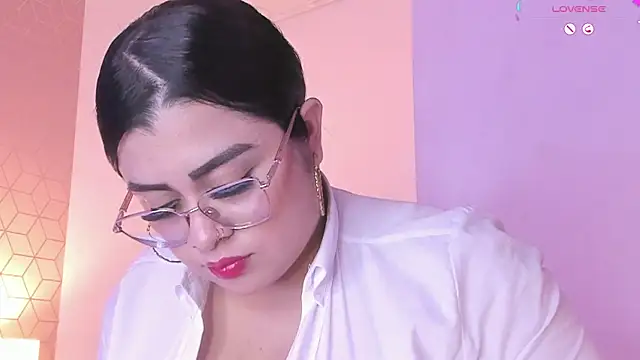 Snapshot of Emilyboobss chatting on March 15, 6:47 am Emilyboobss online show from March 15, 6:47 am