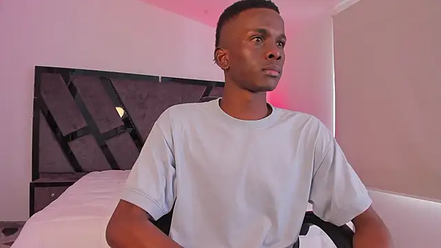 Snapshot of JacksonMuller_ chatting on March 9, 1:15 pm JacksonMuller online show from March 9, 1:15 pm