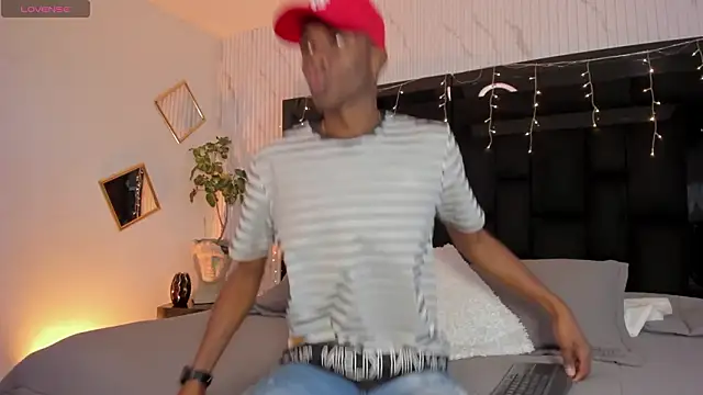 Snapshot of JacksonMuller_ chatting on March 19, 1:15 pm JacksonMuller online show from March 19, 1:15 pm