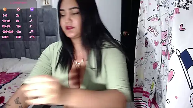 Snapshot of Alicelunaa chatting on March 21, 10:39 pm Alicelunaa online show from March 21, 10:39 pm