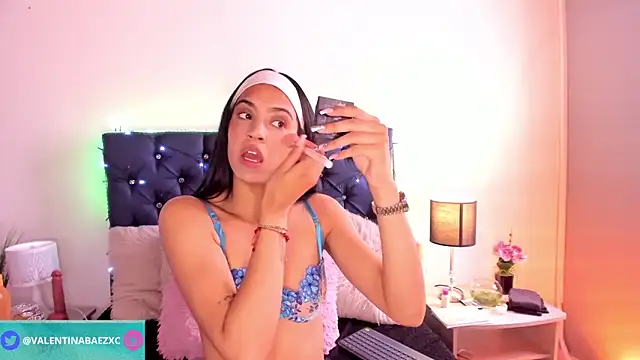 Snapshot of valentinabaez chatting on January 21, 3:43 pm valentinabaez online show from January 21, 3:43 pm
