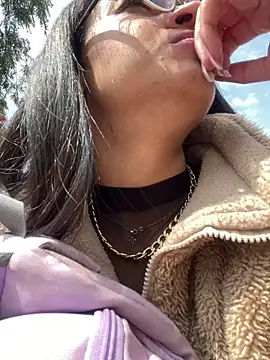 Snapshot of valentinabaez chatting on February 15, 3:50 pm valentinabaez online show from February 15, 3:50 pm