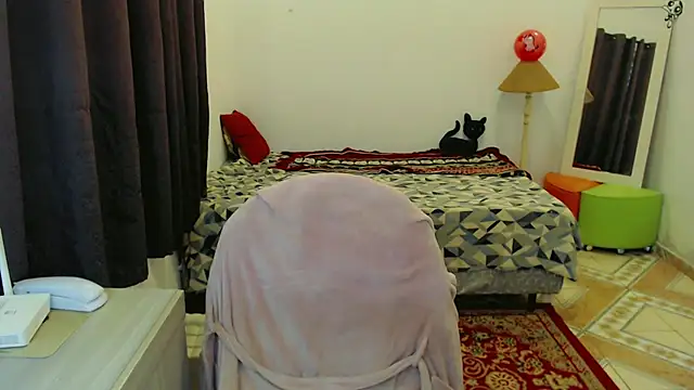 Sophie Fantasys online show from March 13, 4:46 pm