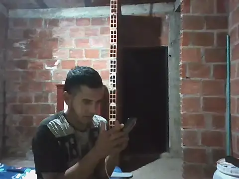 Snapshot of jhonnyhot_69 chatting on February 11, 11:54 pm jhonnyhot 69 online show from February 11, 11:54 pm