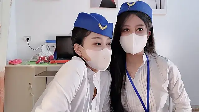 Mono-Stewardesss online show from January 15, 4:00 pm