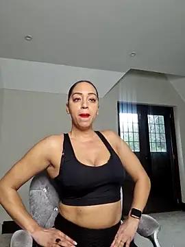 Snapshot of QueenTricks1 chatting on February 20, 12:16 pm QueenTricks1 online show from February 20, 12:16 pm