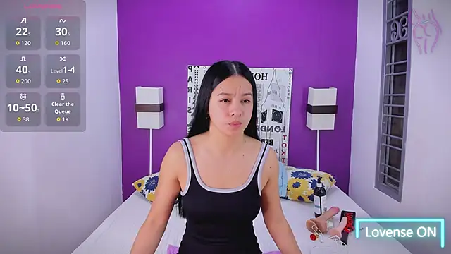 Lila Pinky online show from October 26, 11:49 am