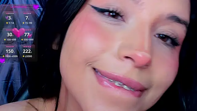 Snapshot of Small_naughty_ chatting on January 18, 5:15 pm Small naughty online show from January 18, 5:15 pm