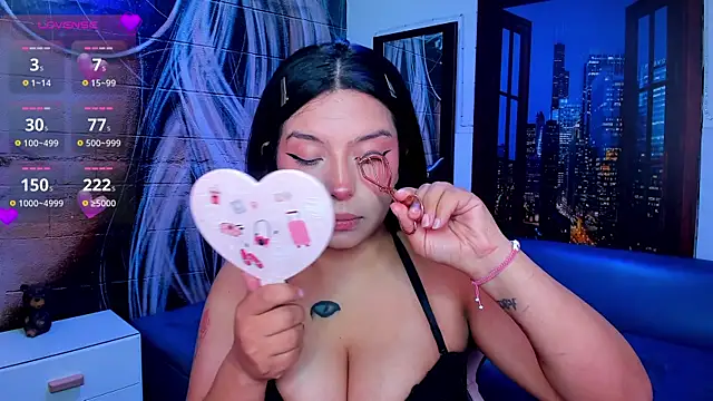 Snapshot of Small_naughty_ chatting on February 6, 2:15 pm Small naughty online show from February 6, 2:15 pm