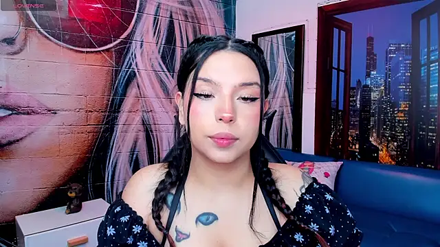Snapshot of Small_naughty_ chatting on March 1, 1:07 pm Small naughty online show from March 1, 1:07 pm