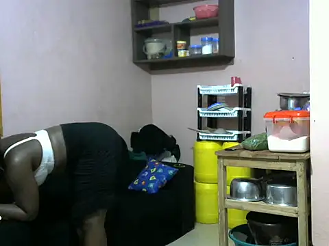 Snapshot of slender-qwene chatting on October 28, 5:04 pm slender-qwene online show from October 28, 5:04 pm