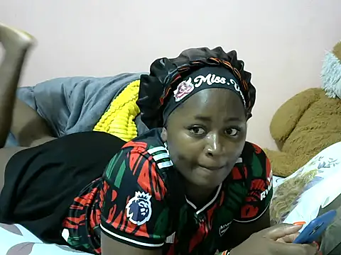Snapshot of slender-qwene chatting on April 17, 9:45 am slender-qwene online show from April 17, 9:45 am