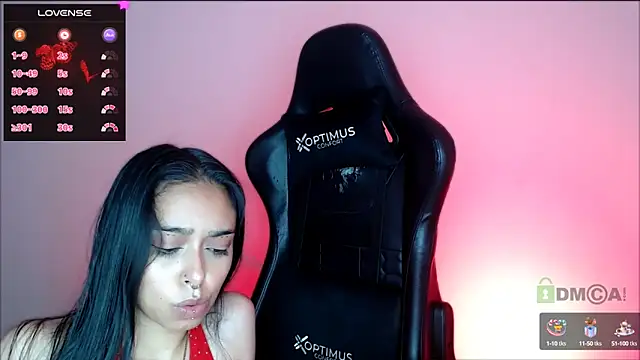 lilylouisee online show from February 16, 8:33 pm