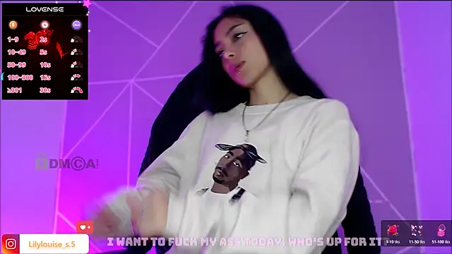 lilylouisee online show from December 4, 4:59 pm