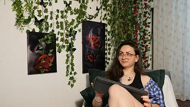 Snapshot of NaughtYHomemadE chatting on October 21, 12:06 pm NaughtYHomemadE online show from October 21, 12:06 pm