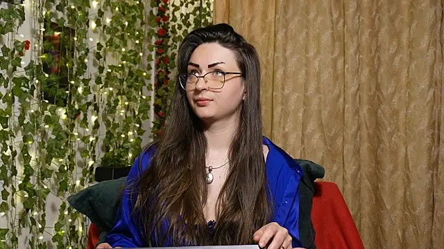 NaughtYHomemadE online show from May 3, 6:25 pm