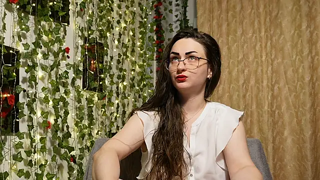 Snapshot of NaughtYHomemadE chatting on June 19, 10:30 am NaughtYHomemadE online show from June 19, 10:30 am