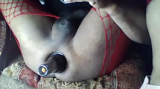 Snapshot of SissyChulo chatting on February 18, 1:00 pm SissyChulo online show from February 18, 1:00 pm