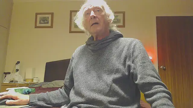 WaverlyKernow online show from December 16, 4:05 pm