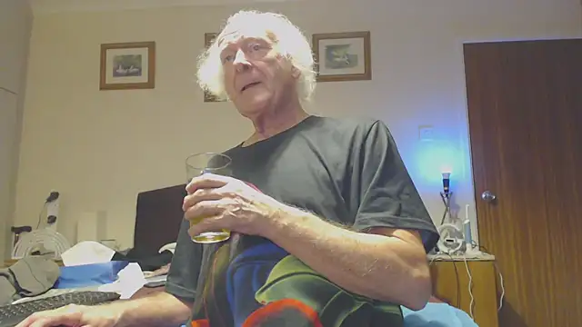 WaverlyKernow online show from January 11, 4:03 pm