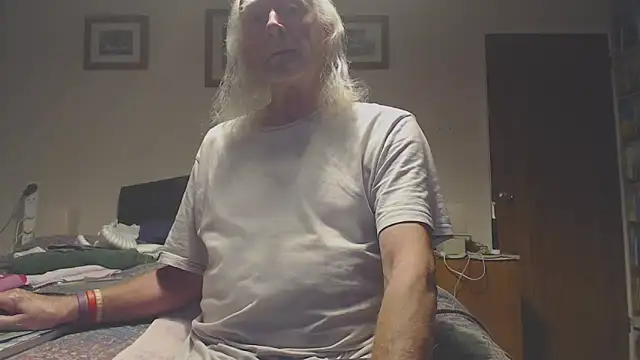 WaverlyKernow online show from April 26, 7:44 pm