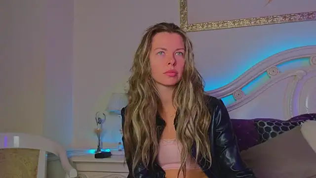 Real Tini online show from October 3, 8:33 am