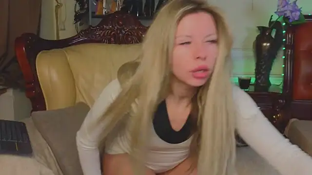 Real Tini online show from April 3, 6:11 am