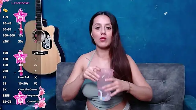 Natalielovee  online show from February 9, 11:15 pm