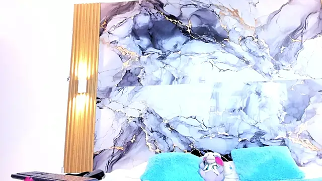 luna hoott online show from September 26, 7:07 pm