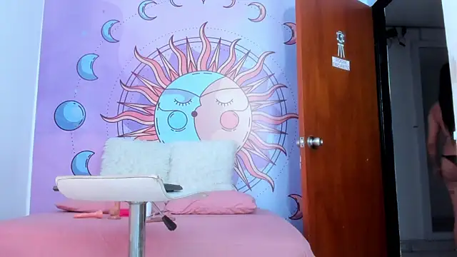 luna hoott online show from May 9, 2:33 pm