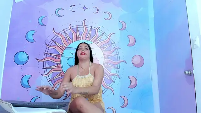 luna hoott online show from May 14, 7:20 pm