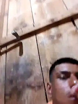 Snapshot of fernandes_v chatting on December 5, 11:40 pm fernandes v online show from December 5, 11:40 pm